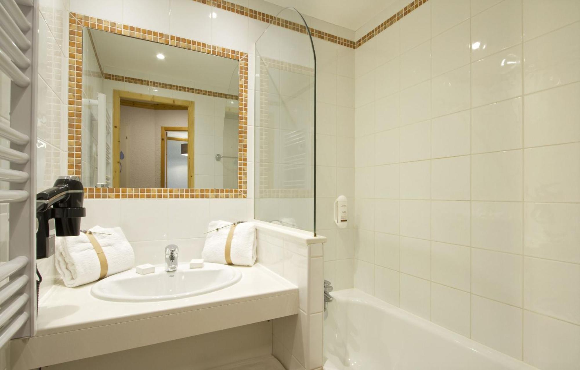 Residence Odalys Le Village Нотр-Дам-де-Белькомб Экстерьер фото